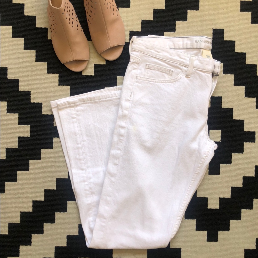 BANANA REPUBLIC WHITE DENIM STRAIGHT JEANS